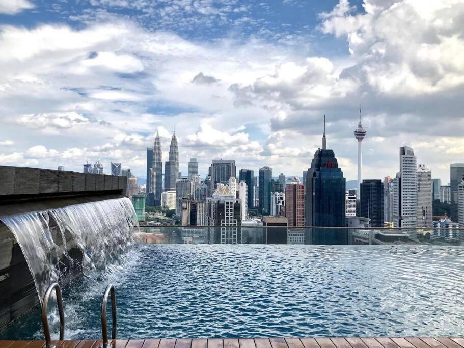 Klcc View Luxury & Klcc View Sky Pool At Regalia Kuala Lumpur