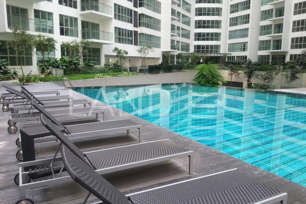Apartment Klcc View Luxury & Klcc View Sky Pool At Regalia *