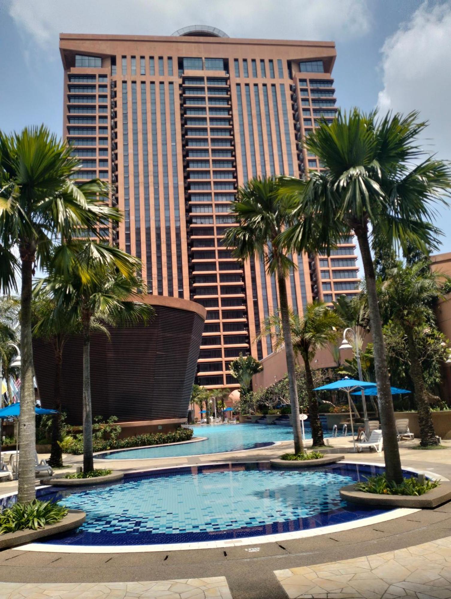 Berjaya Times Square Service By Luna Apartment