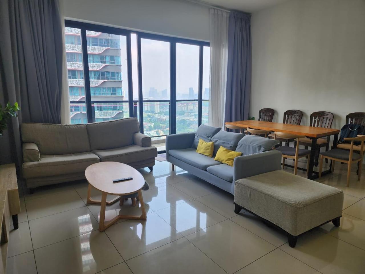 Astoria,4r3b,4kmtoklcc,1505sf,bigbalcony,newcondo,bathtub,nicefacilities Apartment Kuala Lumpur