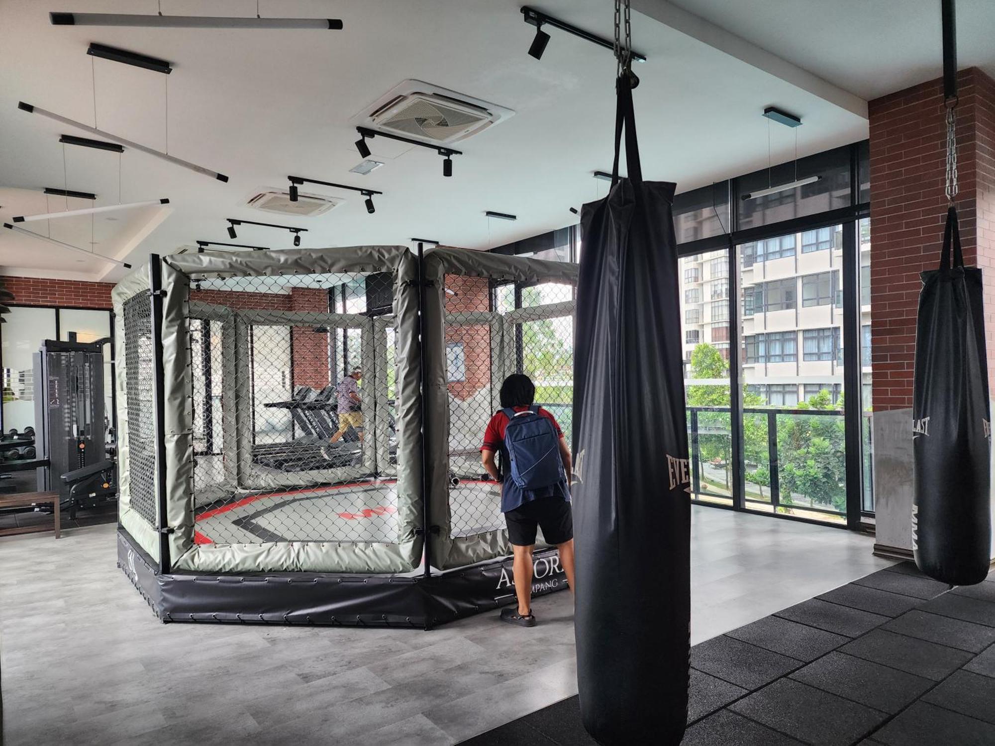 Astoria,4r3b,4kmtoklcc,1505sf,bigbalcony,newcondo,bathtub,nicefacilities * Kuala Lumpur