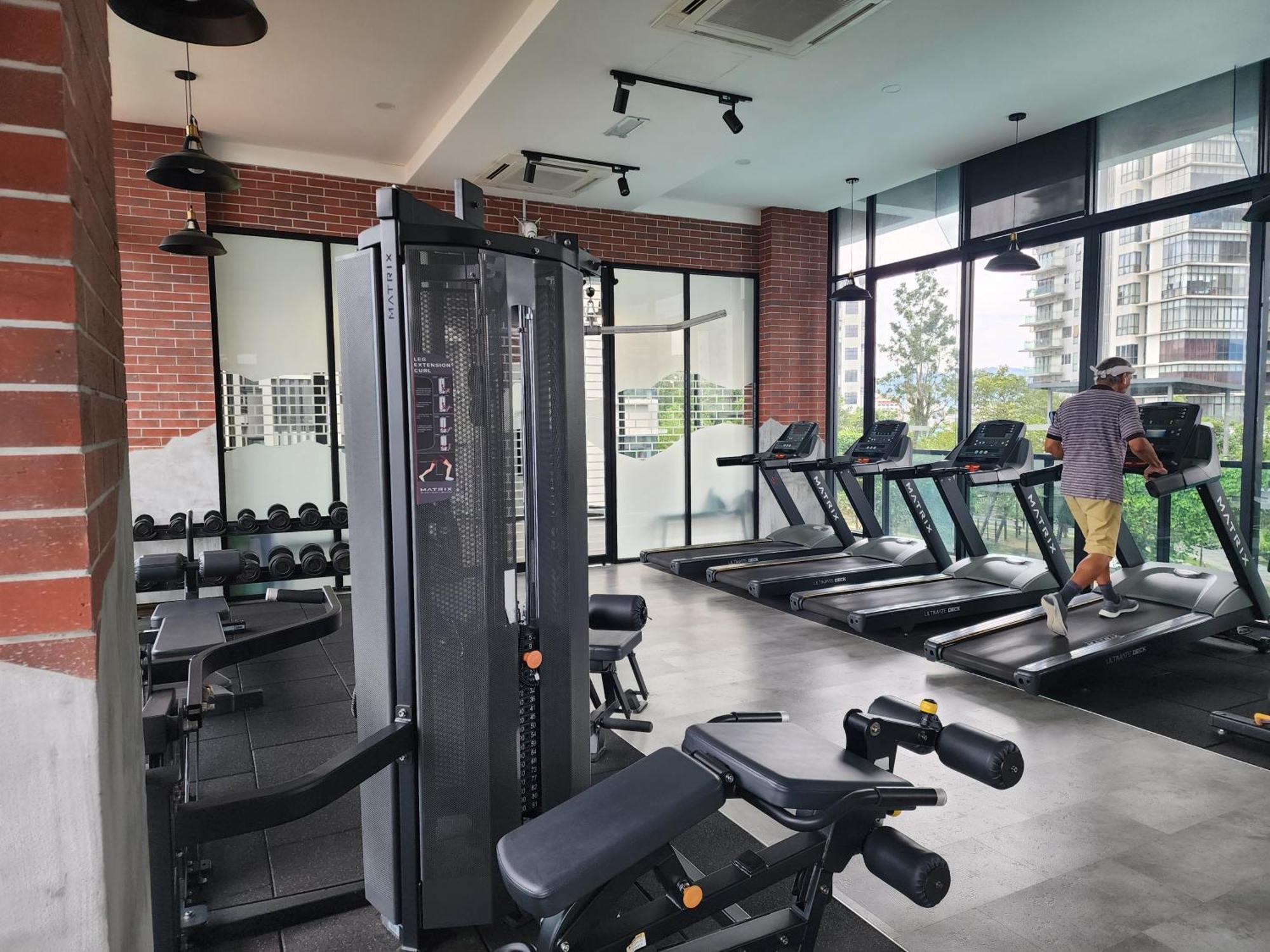 Astoria,4r3b,4kmtoklcc,1505sf,bigbalcony,newcondo,bathtub,nicefacilities