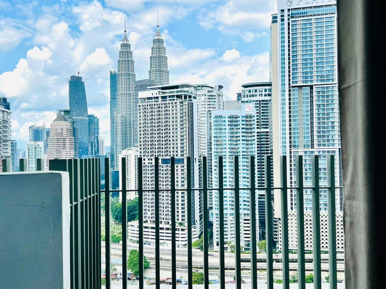 The Luxe Colony Skypool By Tasu Apartment *