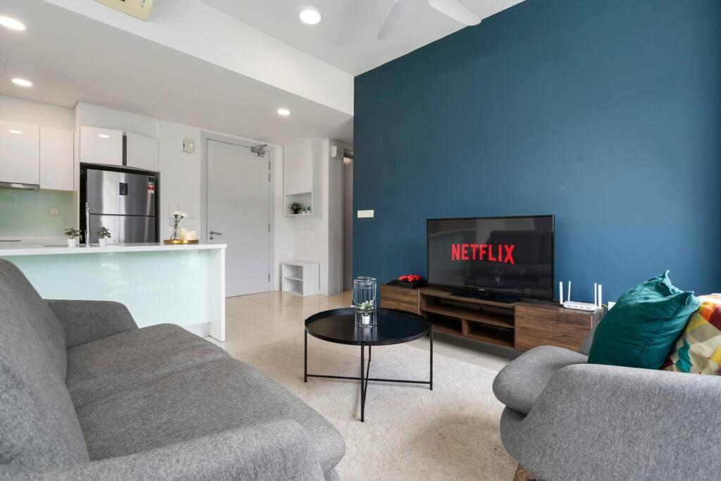 Kl East Mall-theridge-ps4-netflix-forest View Apartment