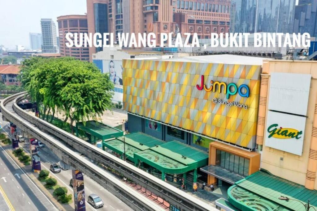 Fahrenheit Bukit Bintang Big Group 13pax Family * Kuala Lumpur