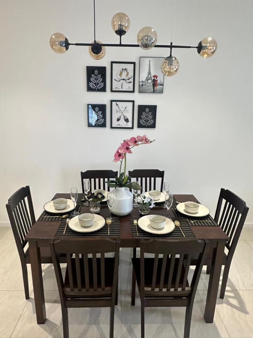 Apartment Luxury At Quill Residences