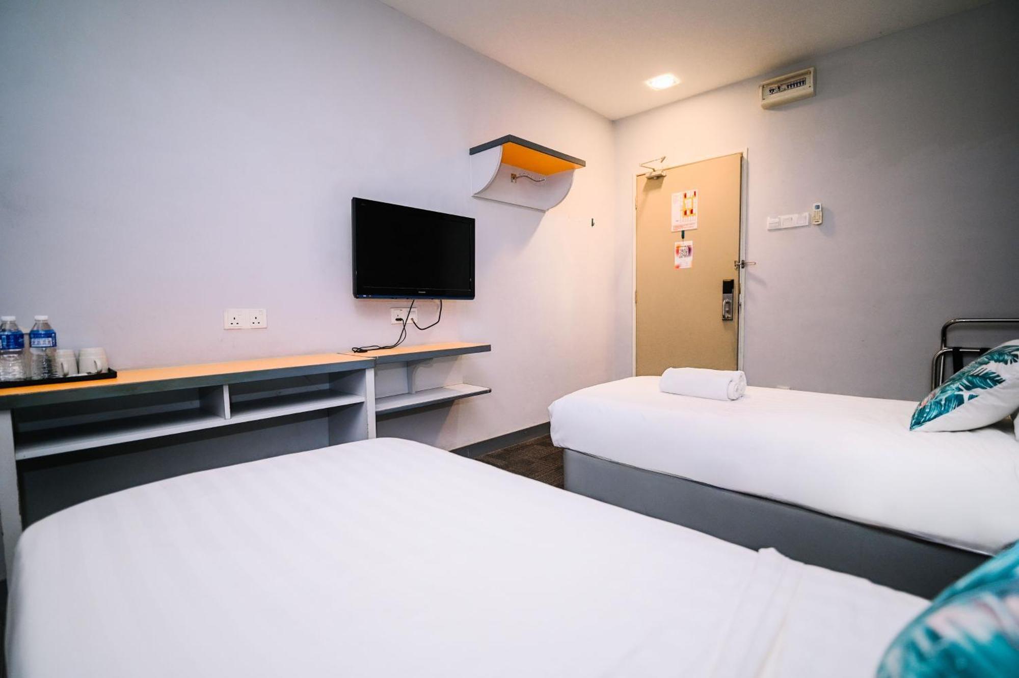 Swing & Pillows - Kl Sg Besi Formerly Known As U Pac Hotel 2*