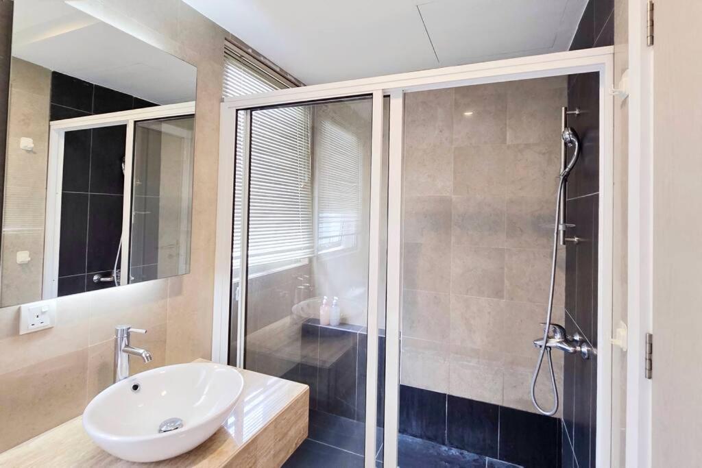 Apartment Bukit Bintang Fairlane 1412 For 1-5pax 1br Trx Pavilion Kl