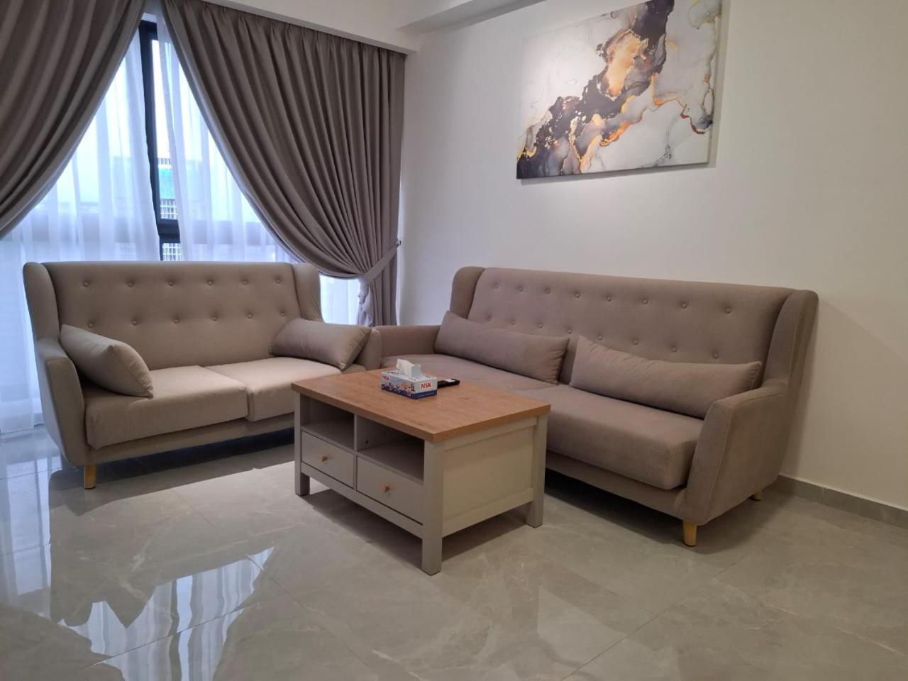Agile Lux Kl Apartment