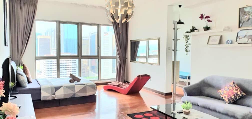 Regalia With Infinity Pool Klcc By Staycation Homes Apartment Kuala Lumpur