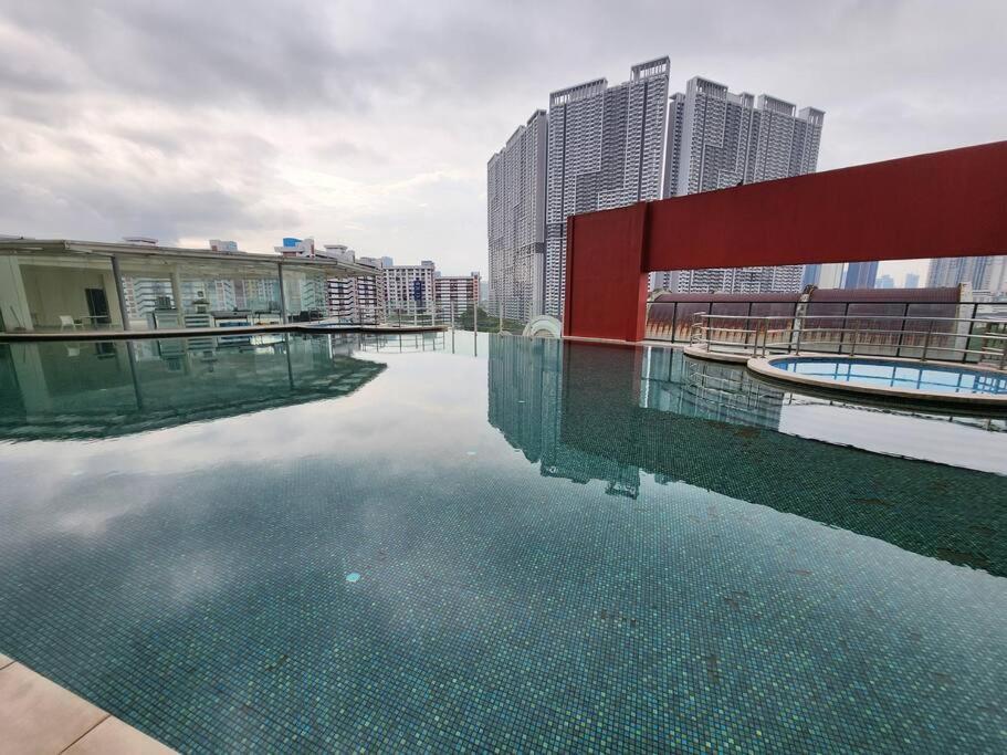 Apartment Desir Amorous Kl #jacuzzi #nflx #prjscn120
