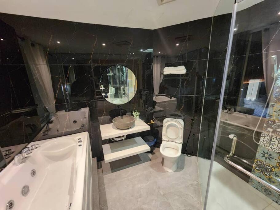 Desir Amorous Kl #jacuzzi #nflx #prjscn120