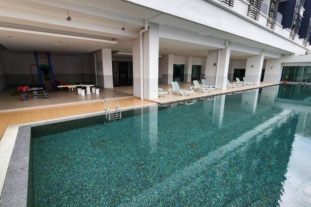 Desir Amorous Kl #jacuzzi #nflx #prjscn120