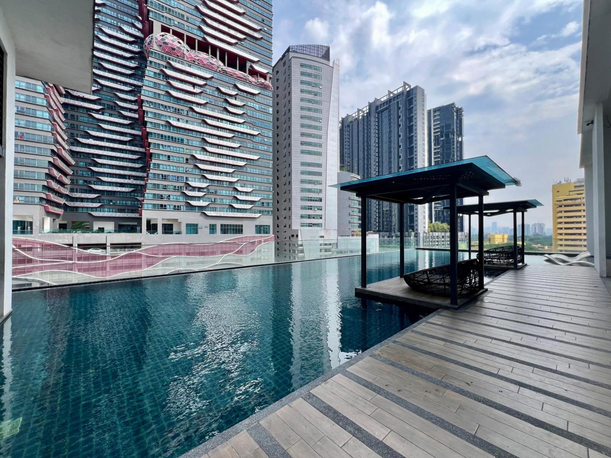 Apartment Dreamscape By Reizz