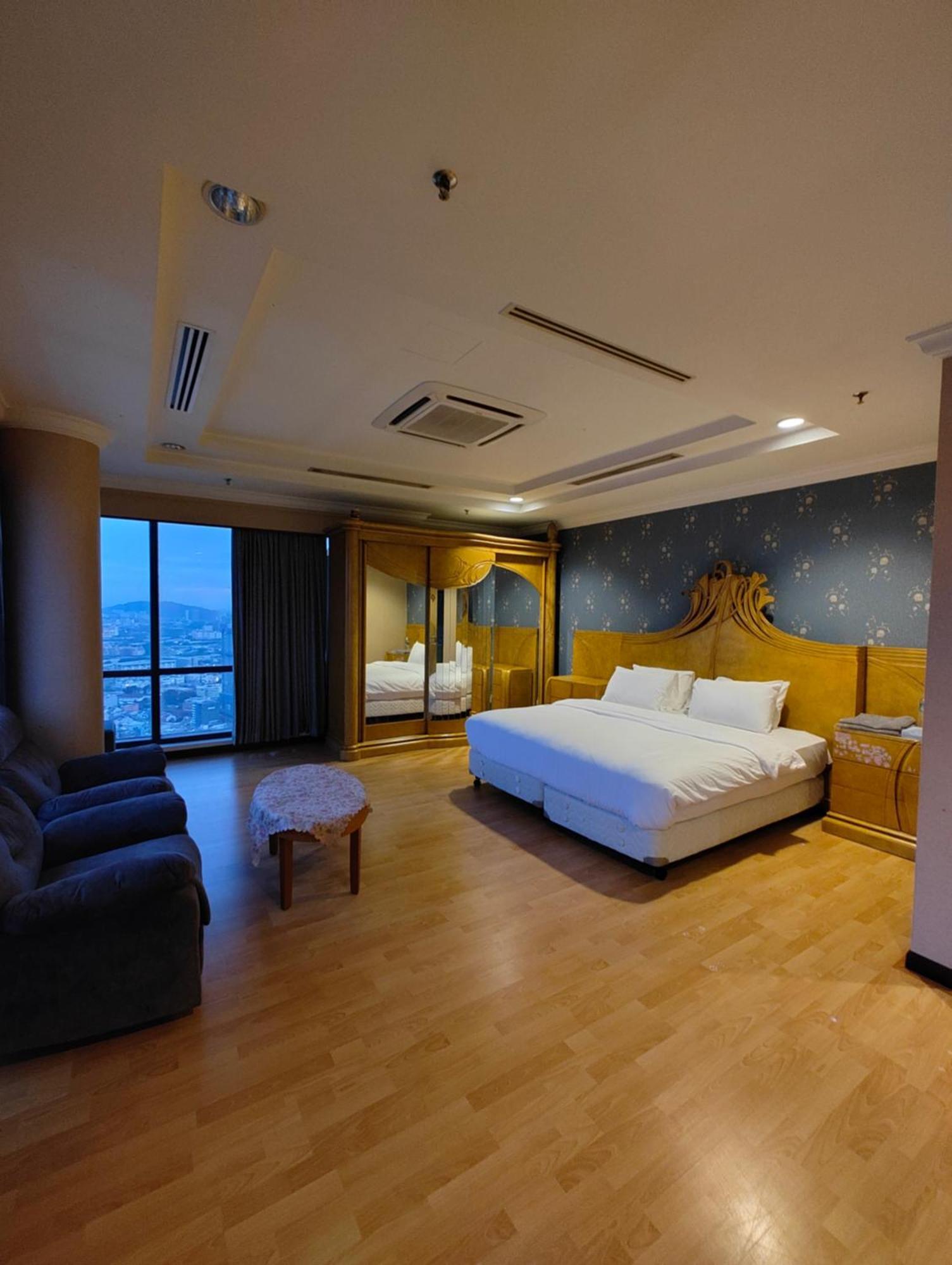Times Square Services Star At East Lobby Căn hộ *