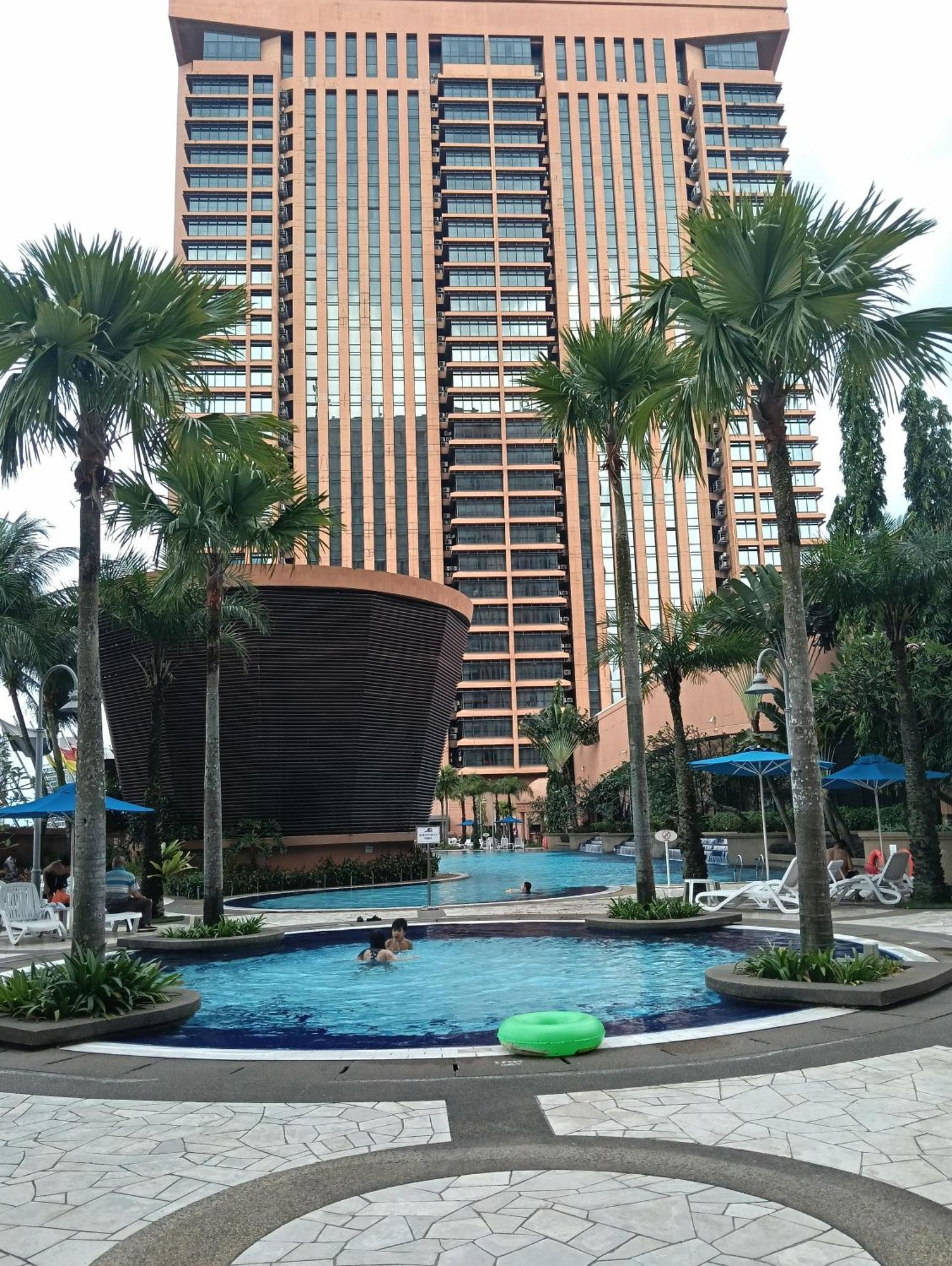 Times Square Services Star At East Lobby Căn hộ