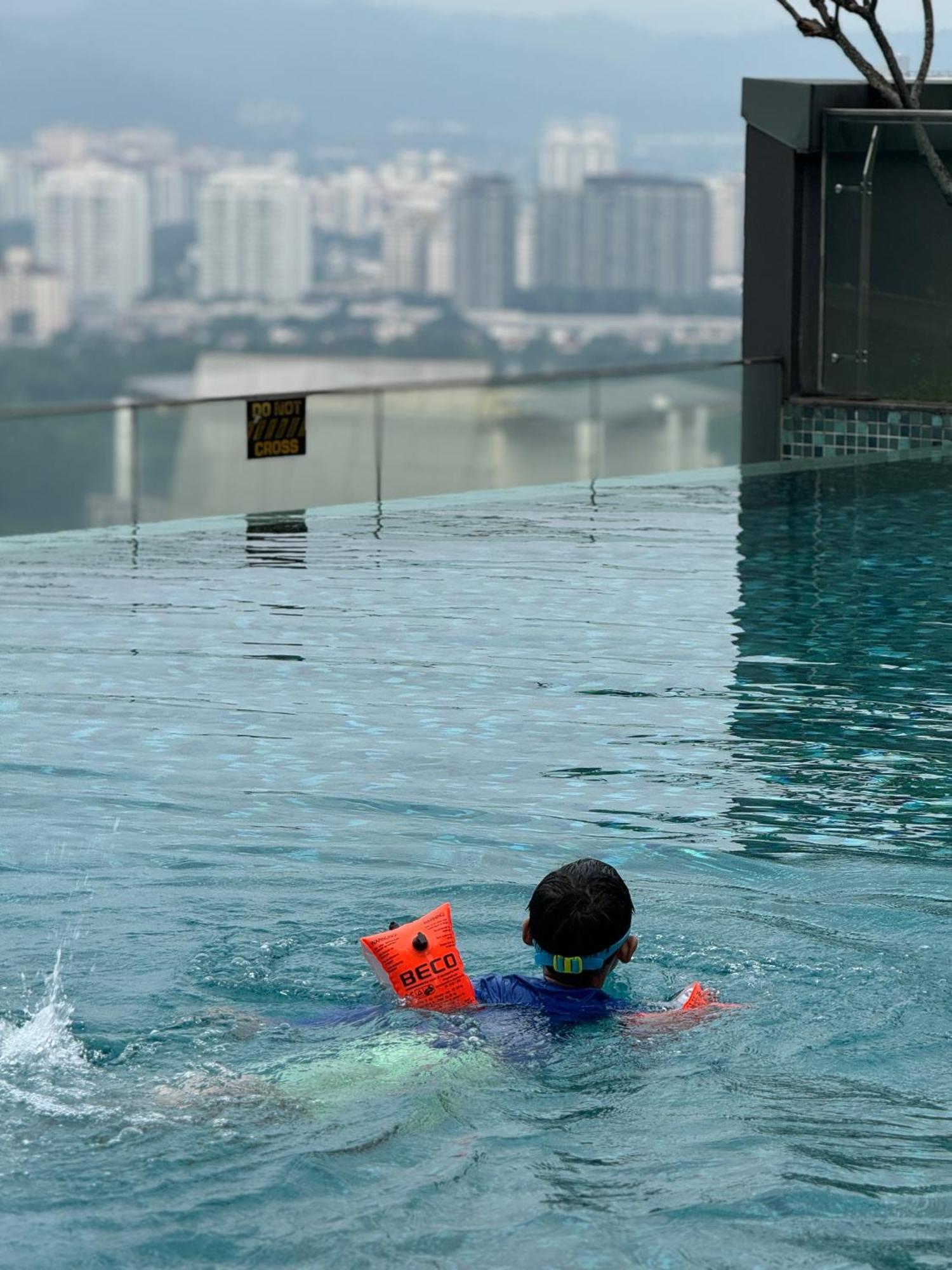 Apartment Crystal At Dorsett Infinity Pool Kl