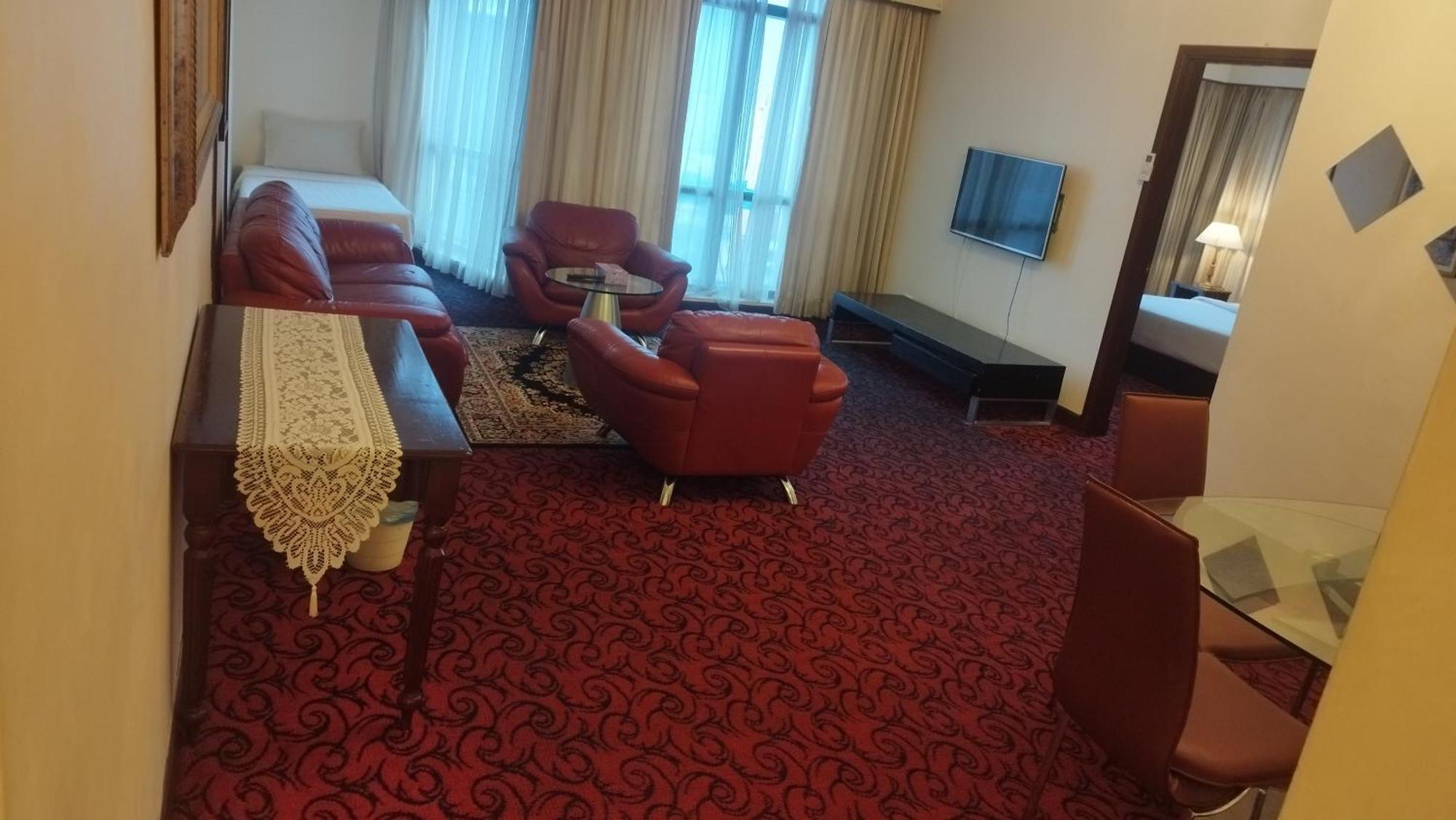 Golden Service At Times Square Kl Pangsapuri *