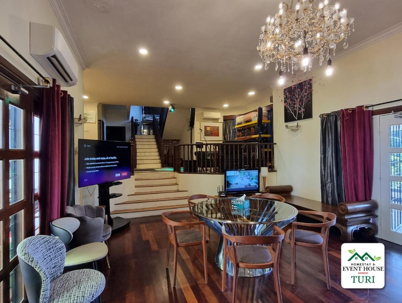 Turi & Event House Villa *