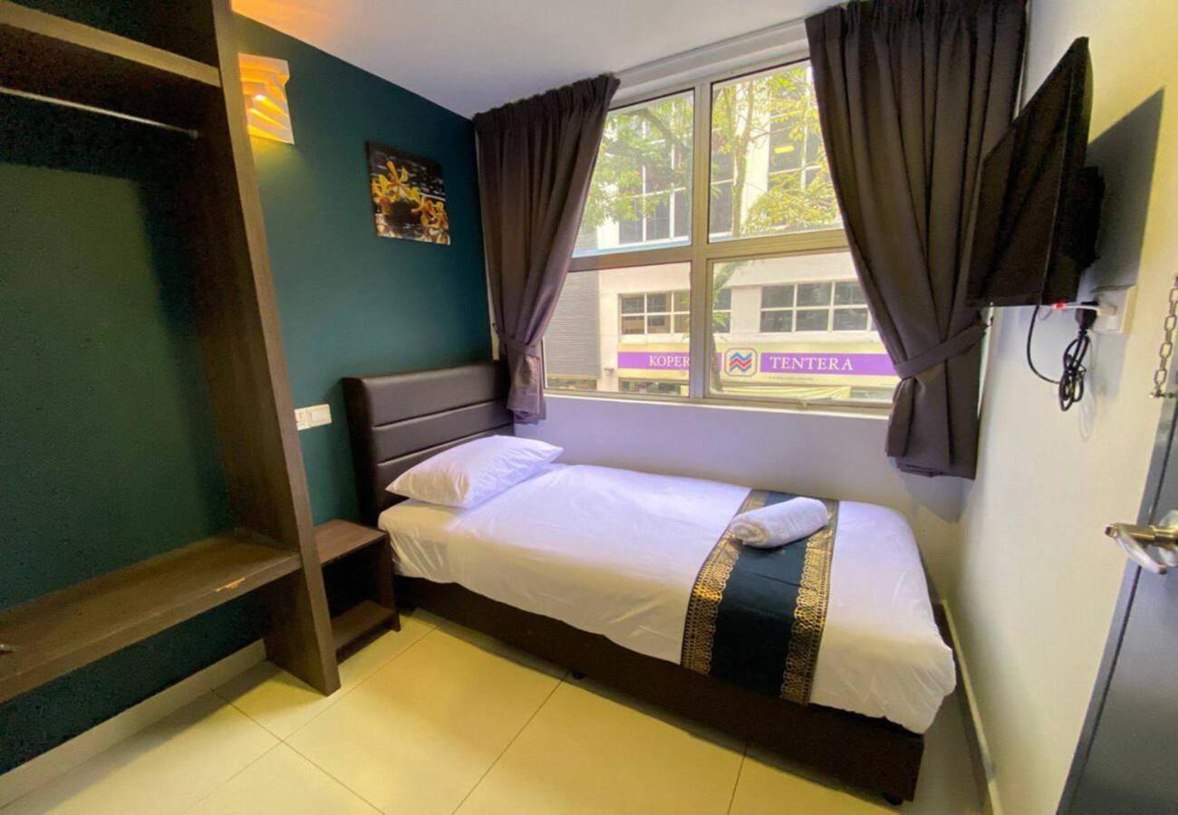 Khách sạn Bergamo Pekeliling