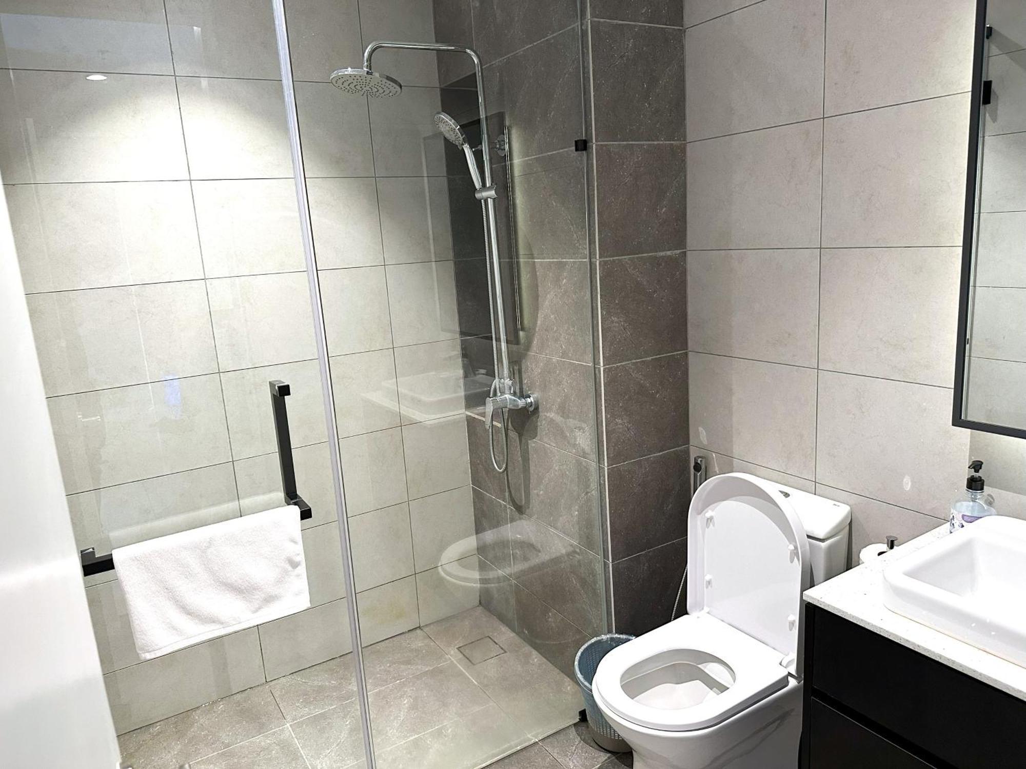 The Axon Avenue Apartment