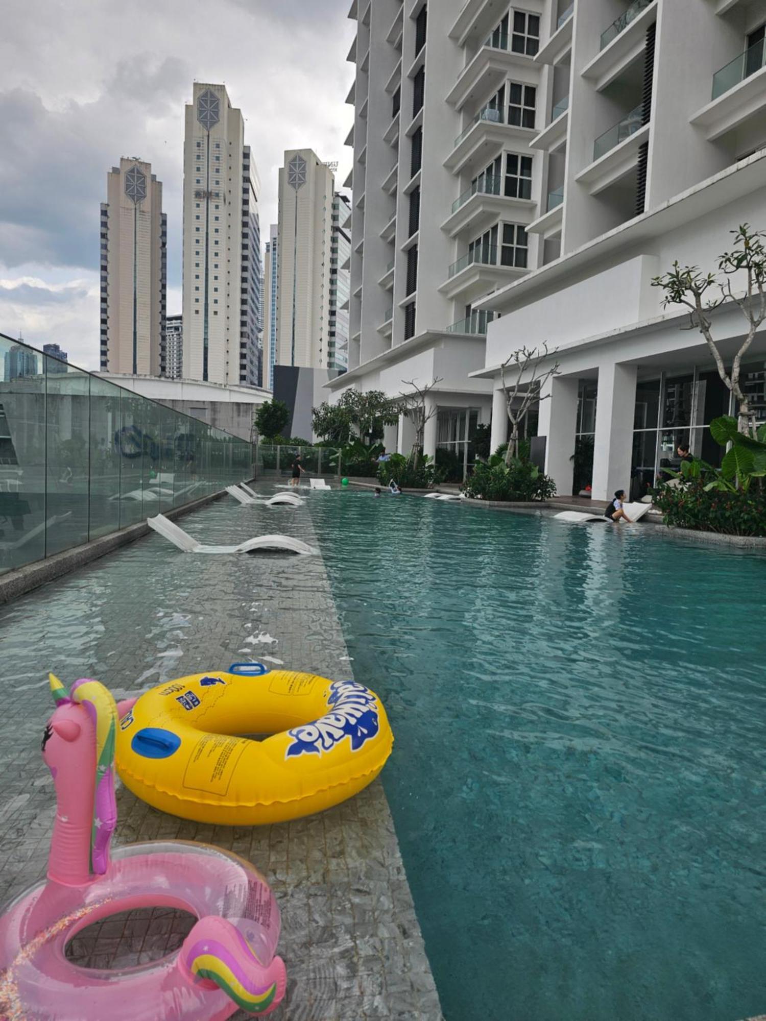 Quill Klcc Sunlight Apartment *