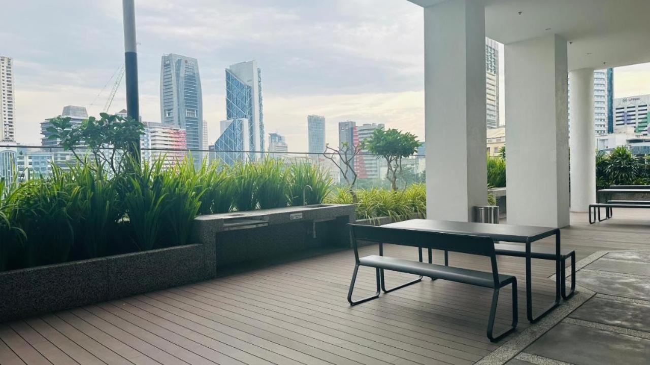 Apartment Luxury At Quill Residences