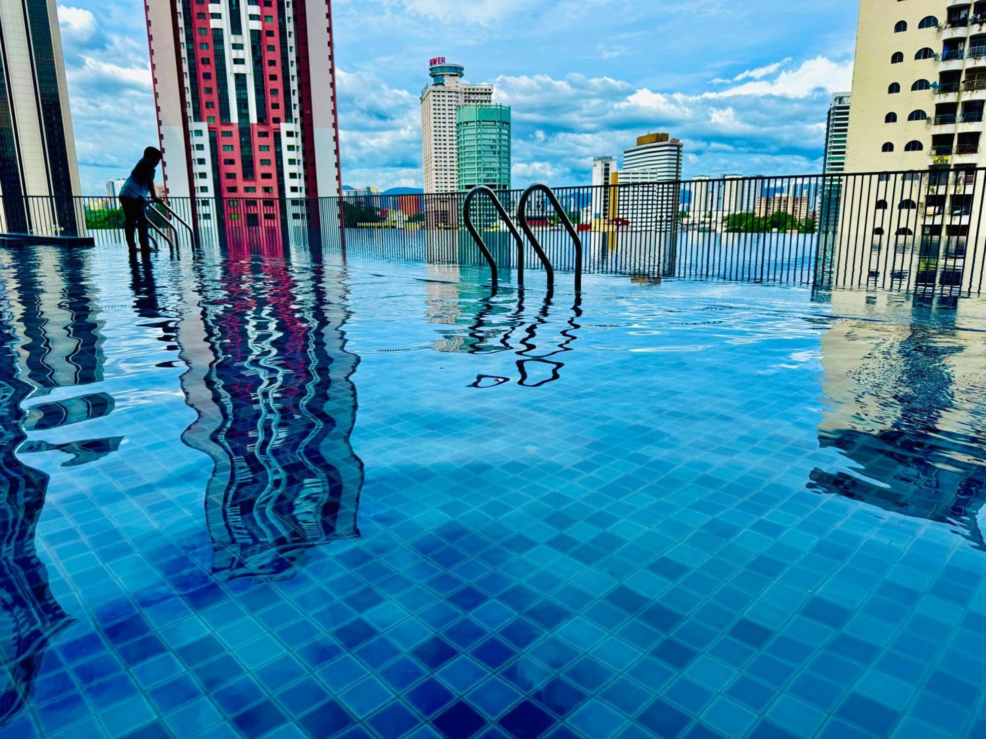 Apartment Chamber Kl At Sky World