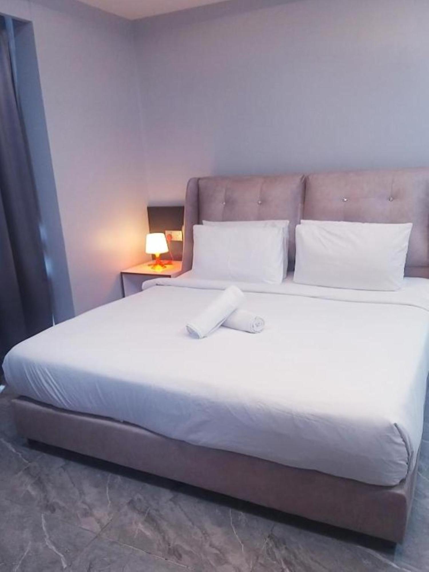 Famous Service At Times Square Kl Appartement
