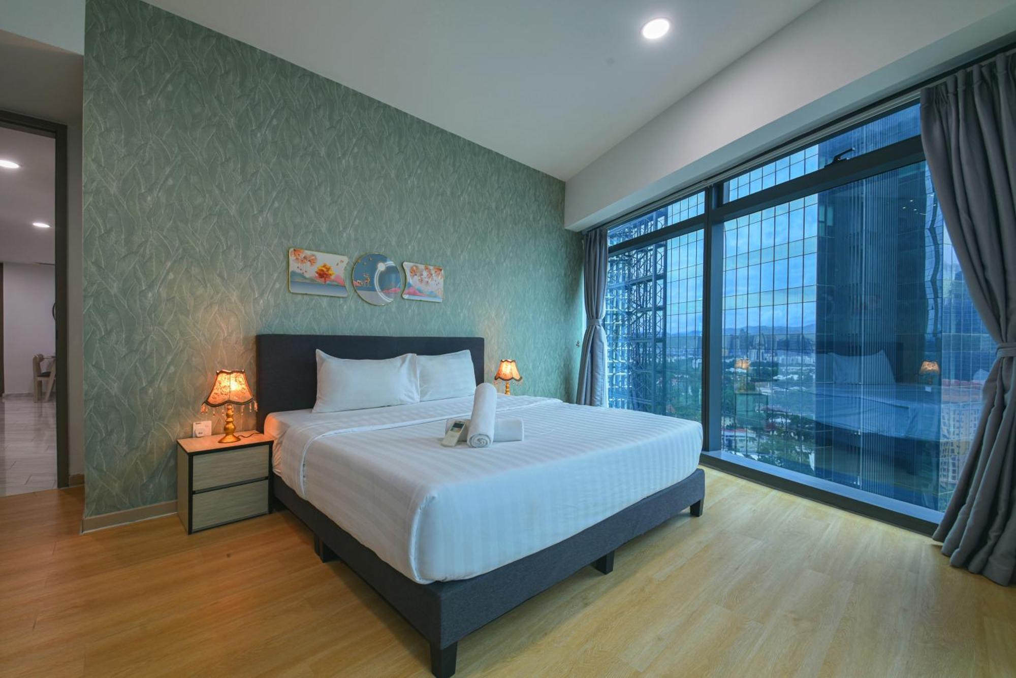 Eaton Klcc Apartment