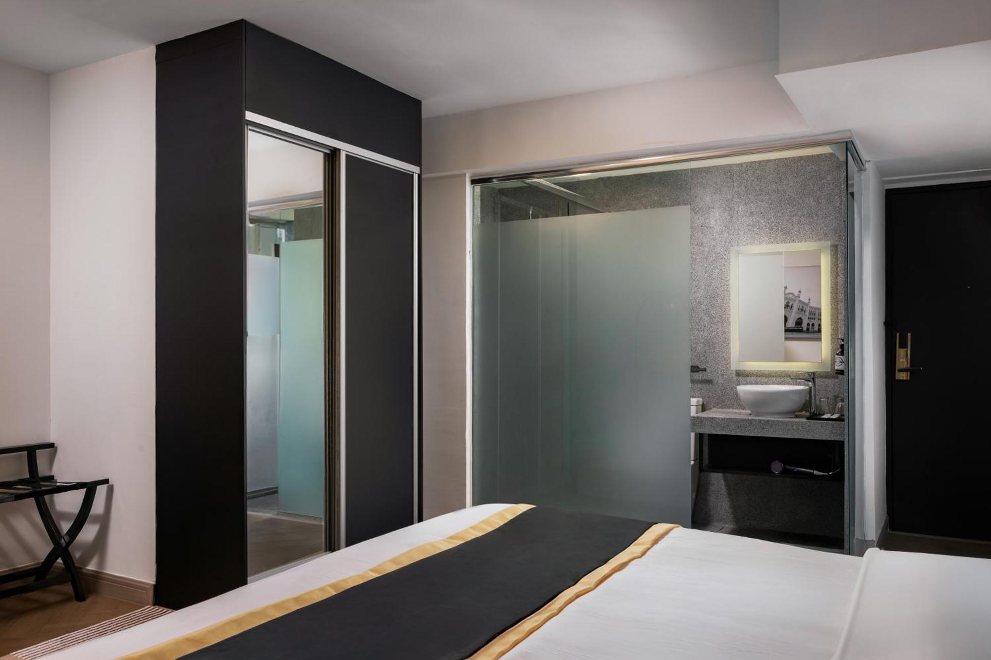 Hotel Royce Sentral 3*