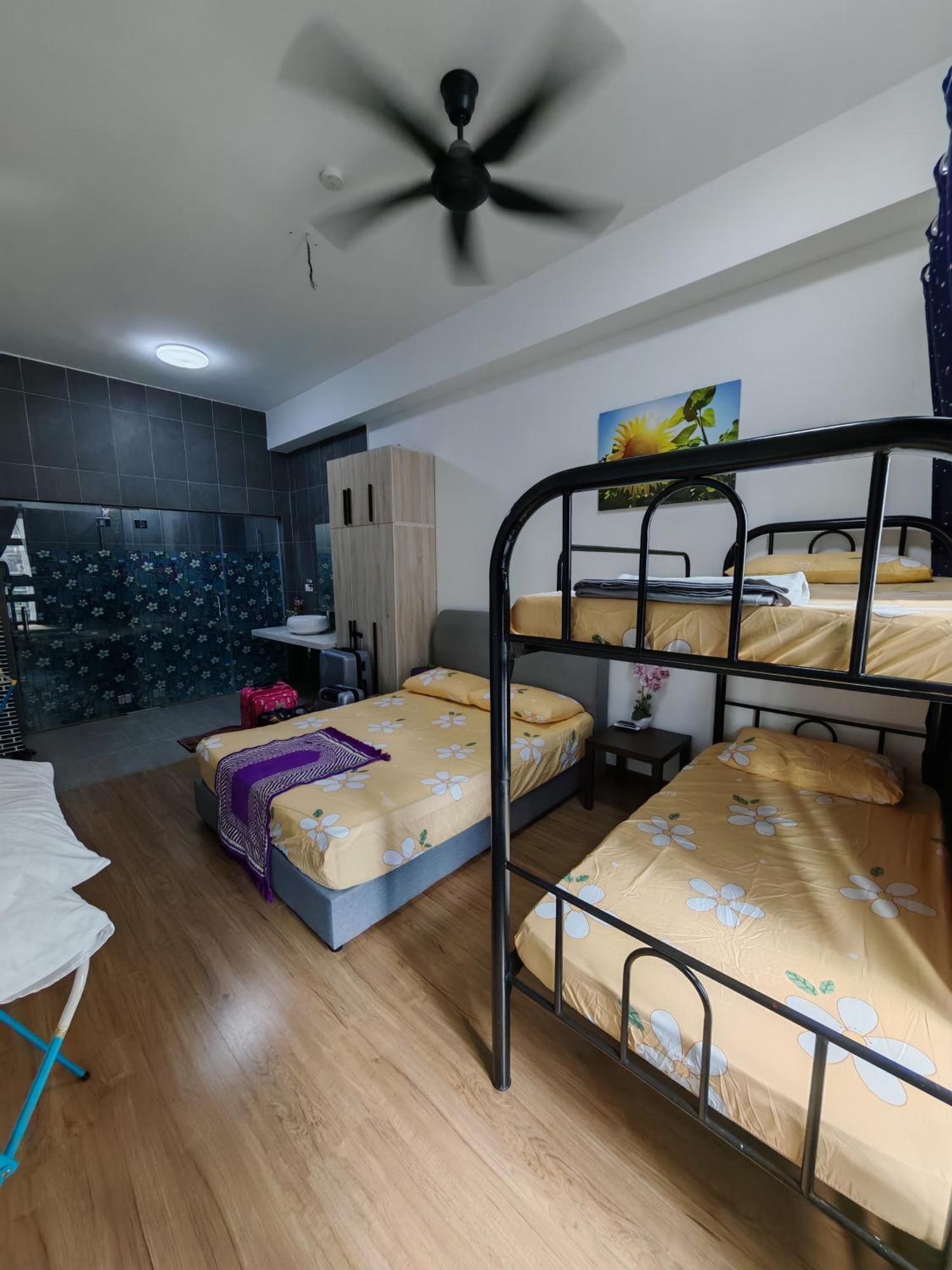 Homestay Astoria Ampang, 6pax - Near Klcc, Zoonegara, Ampangpoint Mall Kuala Lumpur