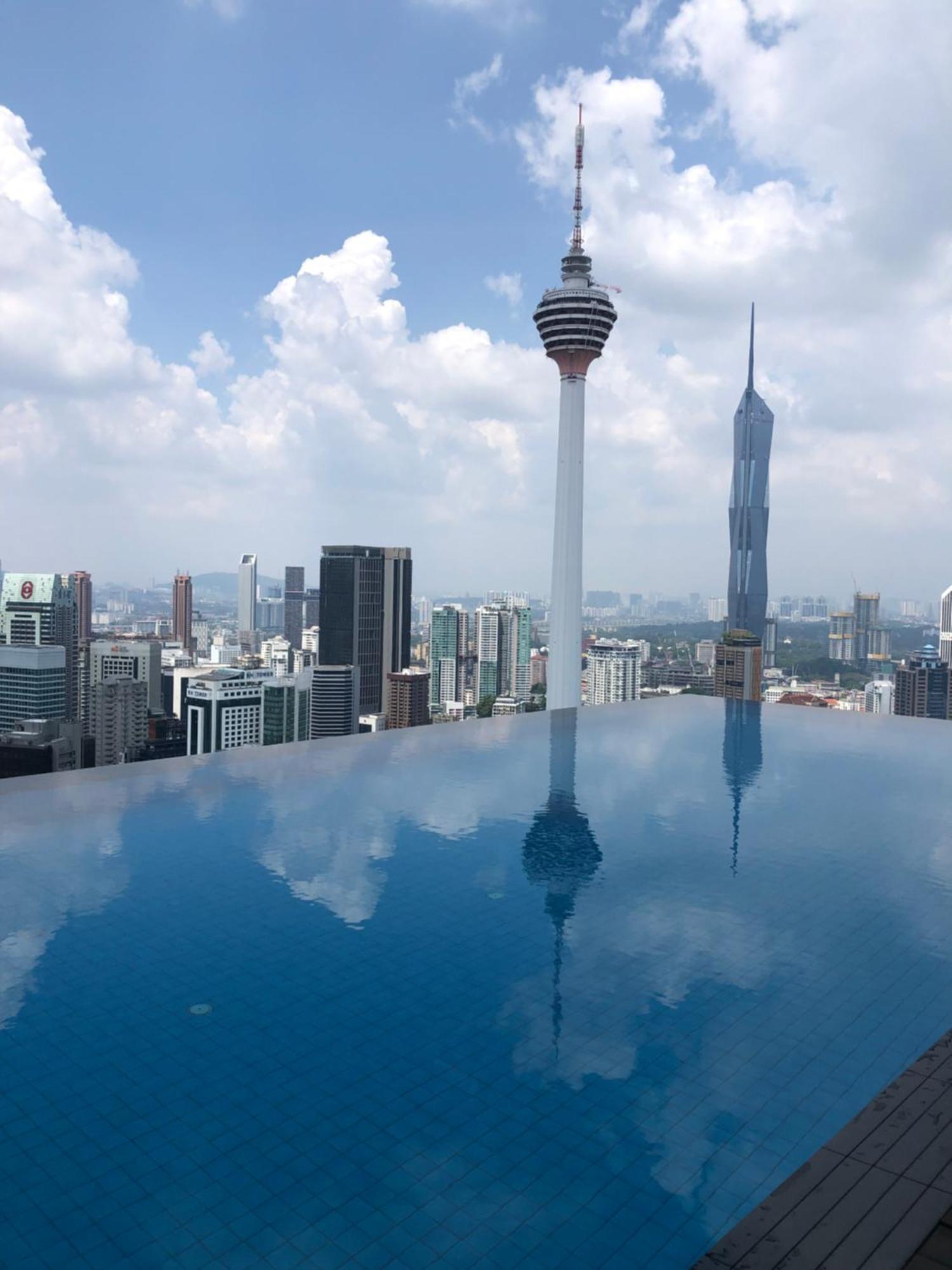 Platinum Sky Rainbow Apartment *
