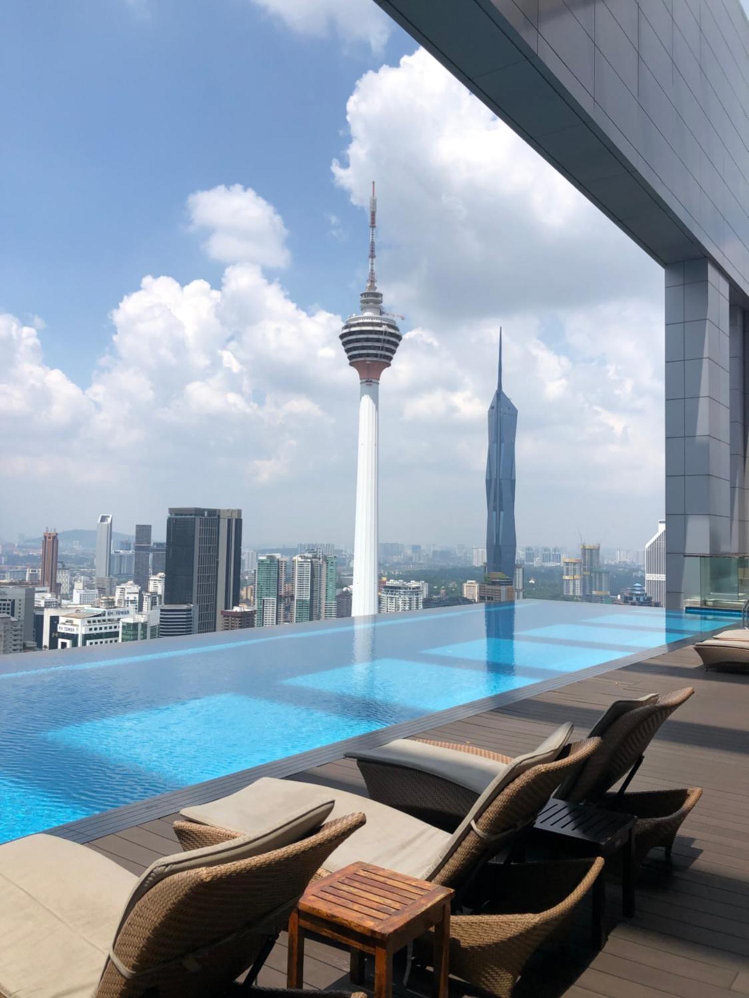 Apartment Platinum Sky Rainbow *