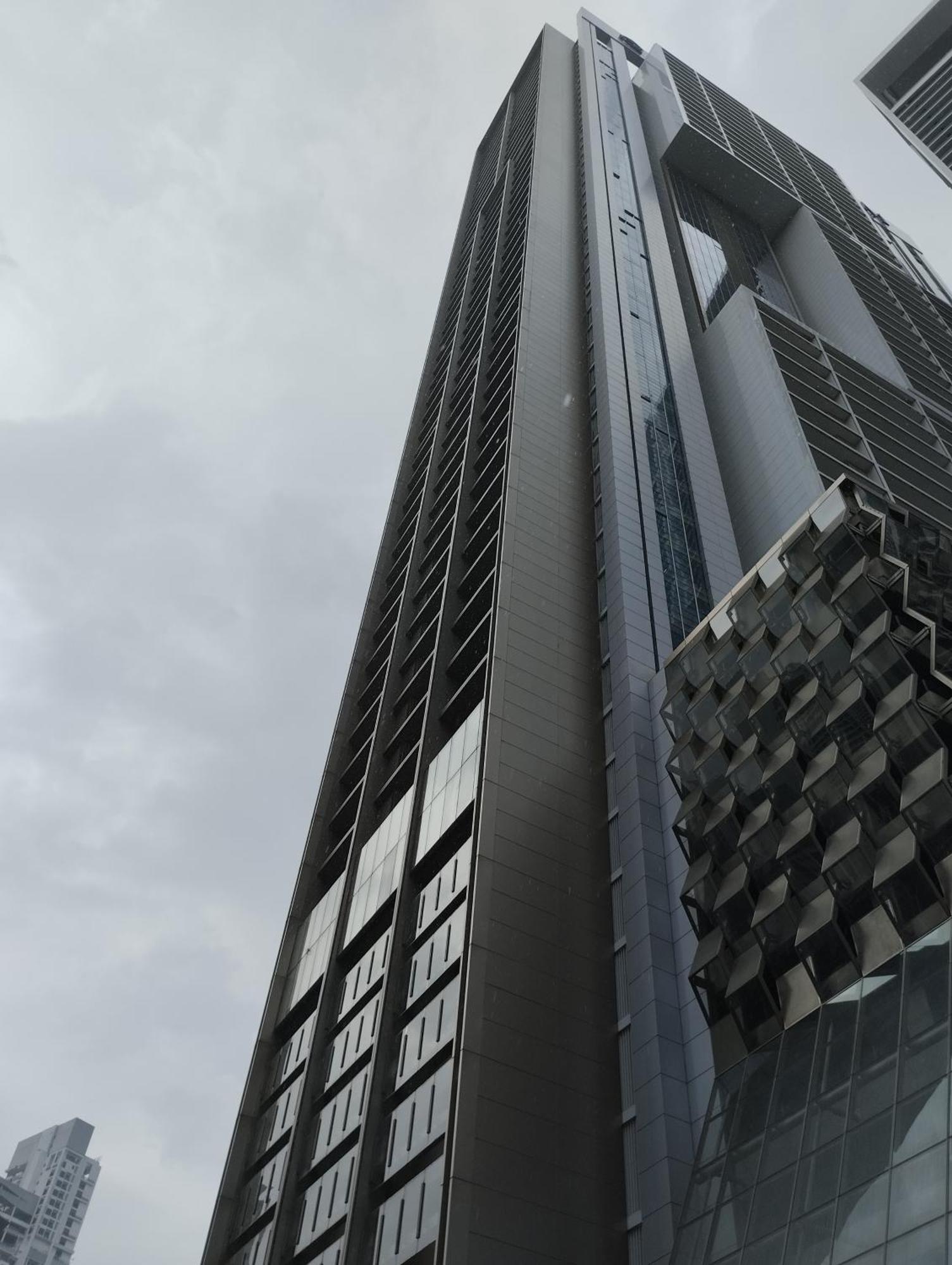 Apartment Platinum Sky Rainbow