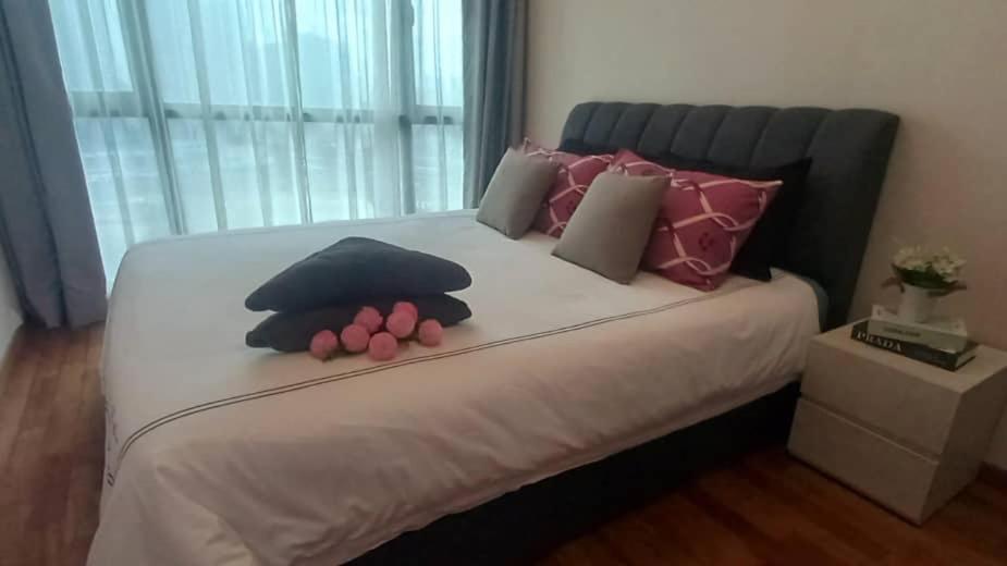 2br 4pax Reizz Residences Jalan Ampang With Balcony And Views