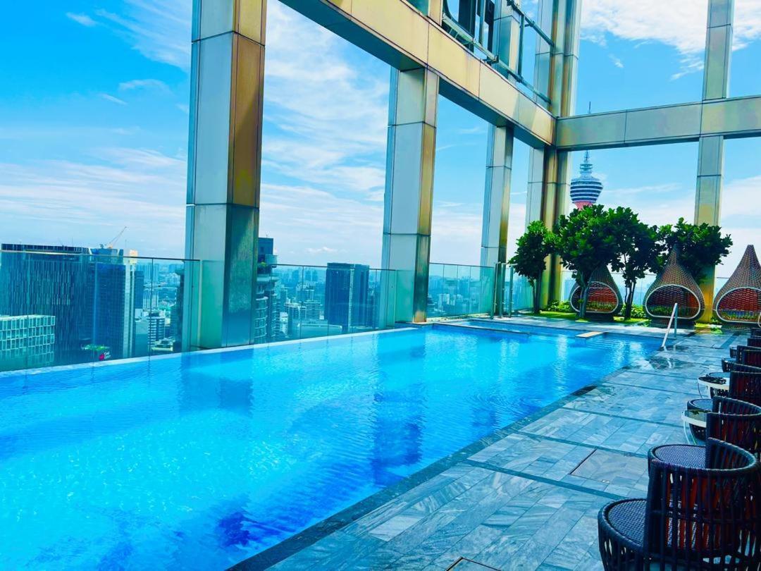 Sky Pool Tropicana The Klcc Apartment