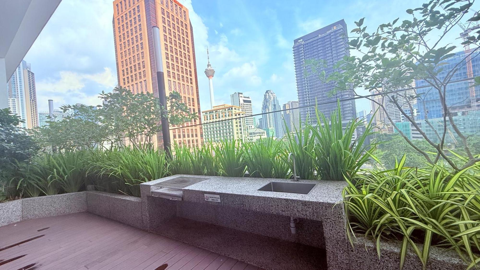Quill Klcc Sunlight *