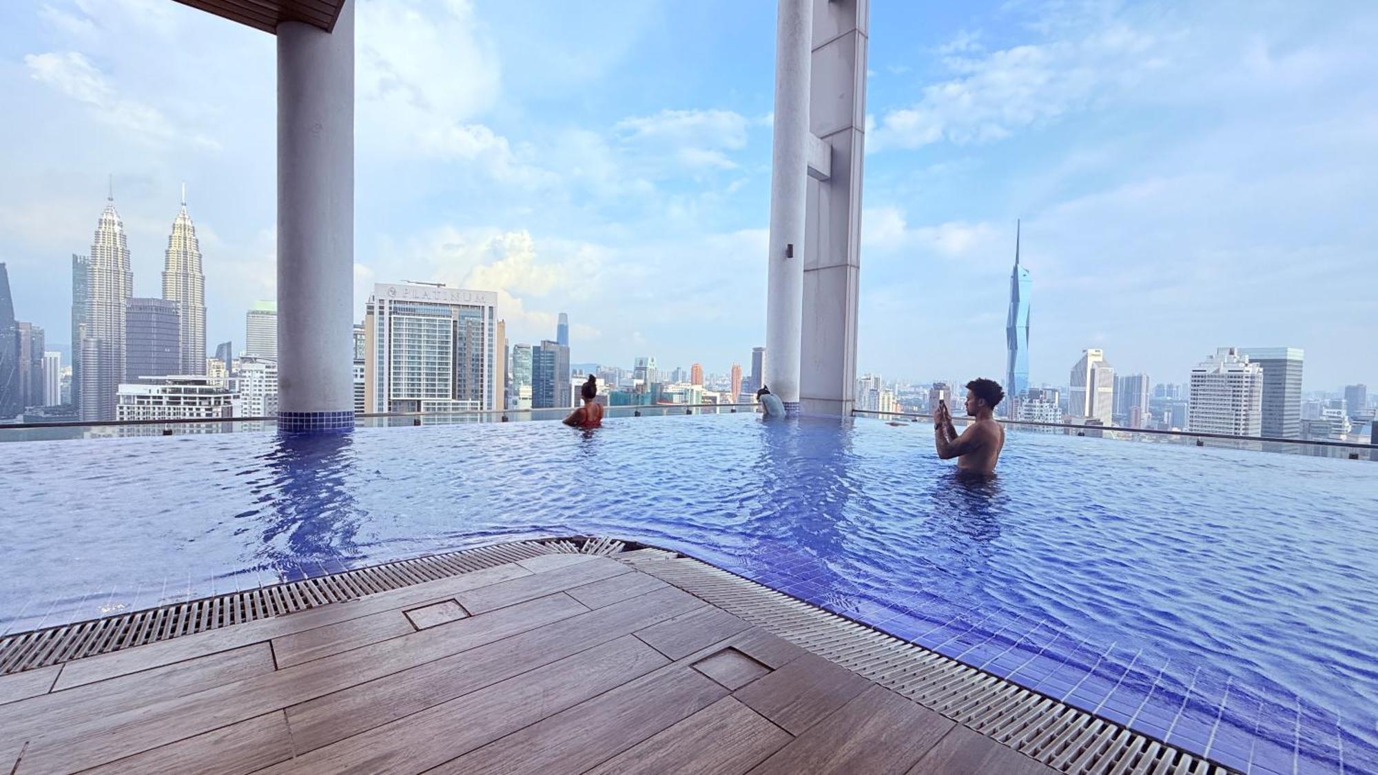 Apartment Colony Service Klcc At Sky World *