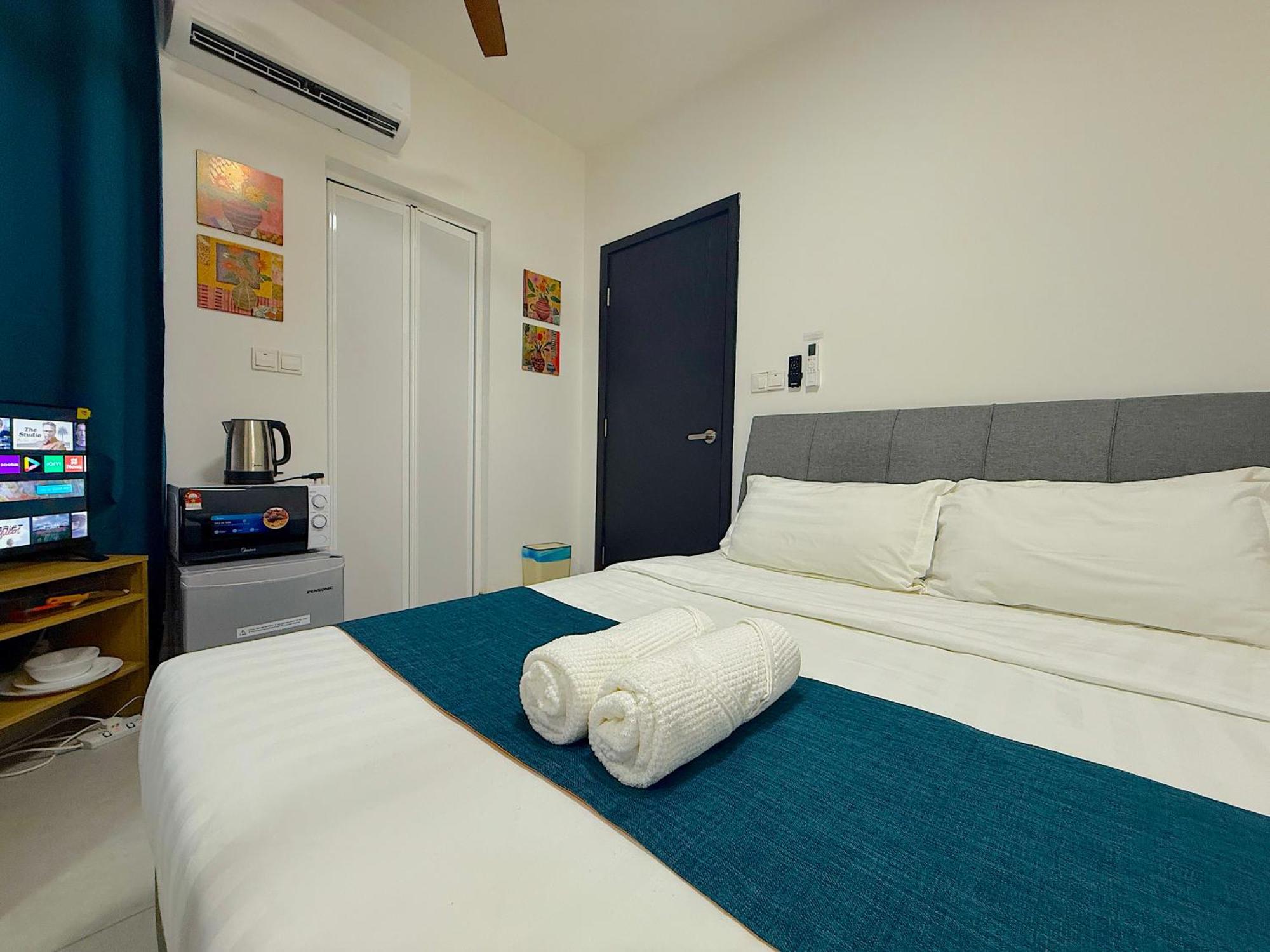 Neu Junior By Serenity Homes Next To Gleneagles & Lrt Apartment *