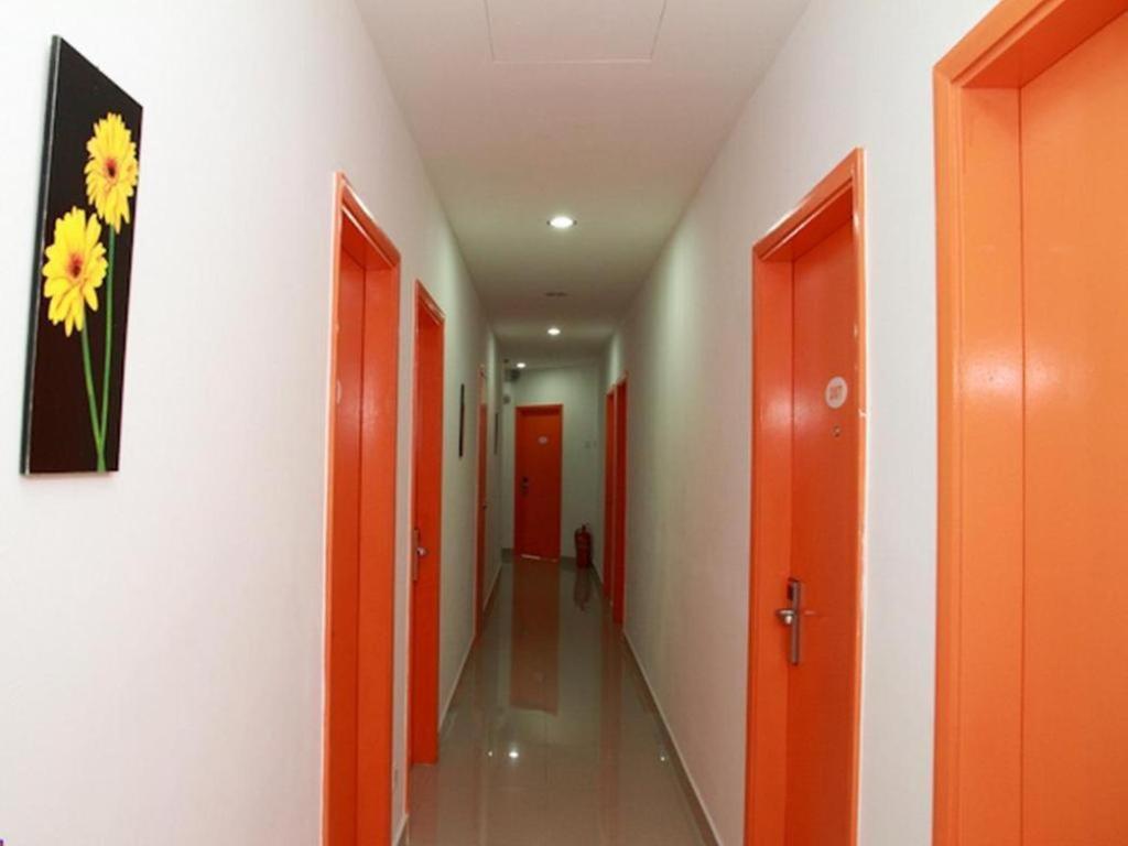Hotel 1 Kuchai 3*