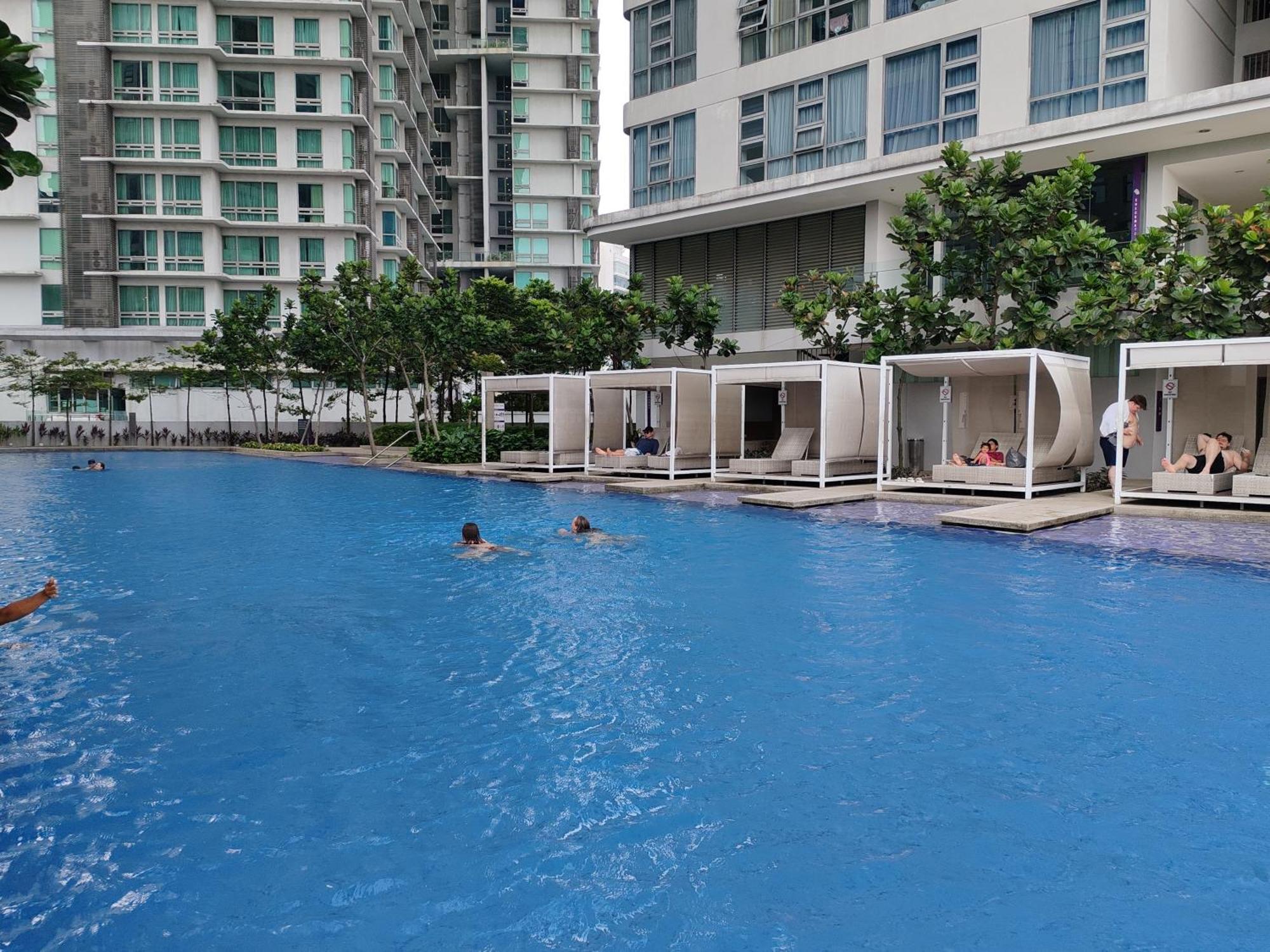 Apartment The Robertson R22 Jalan Alor Petaling Street Bukit Bintang Kl 3r2b 8pax