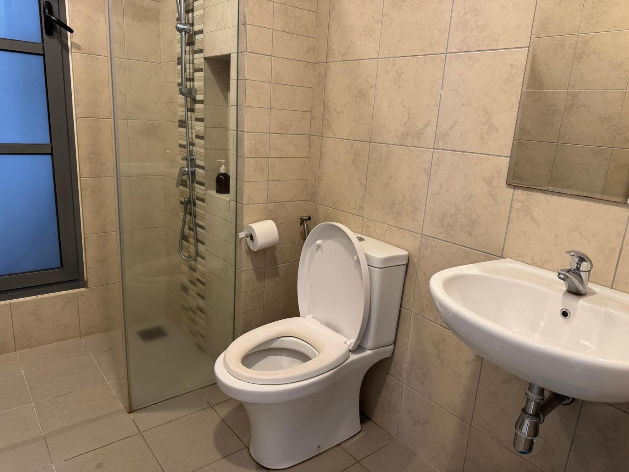 The Robertson R22 Jalan Alor Petaling Street Bukit Bintang Kl 3r2b 8pax *