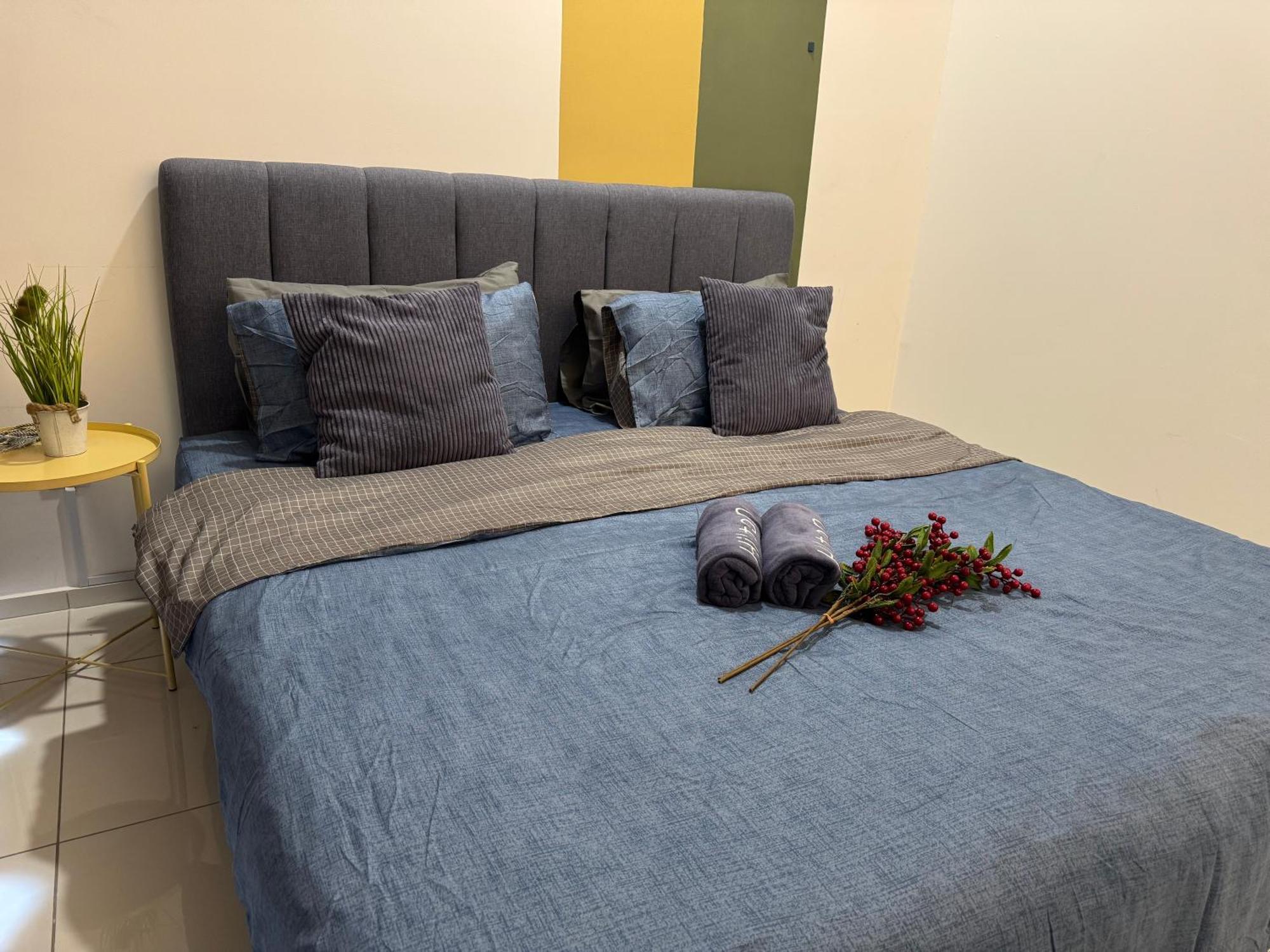 Apartment The Robertson R22 Jalan Alor Petaling Street Bukit Bintang Kl 3r2b 8pax