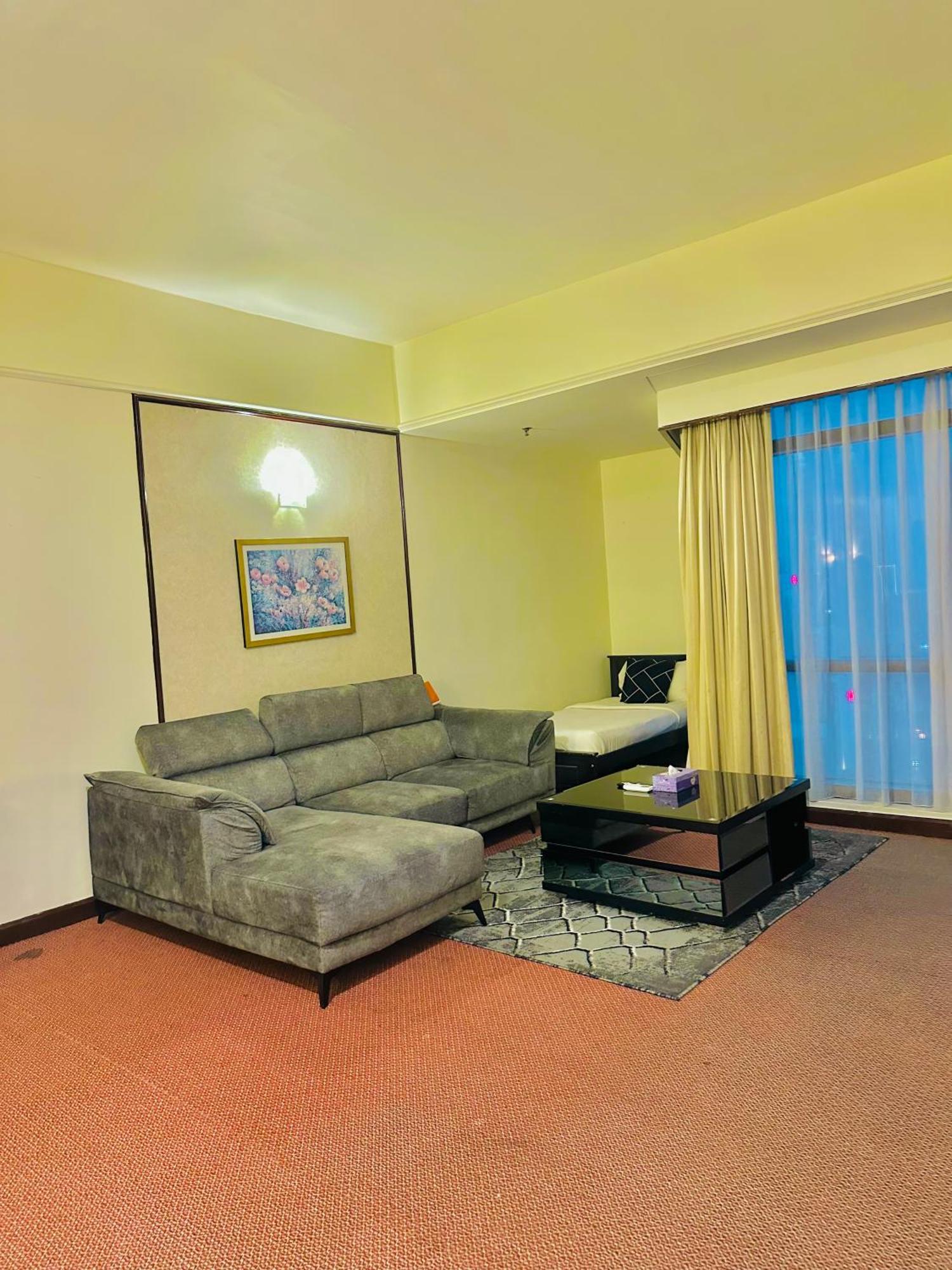 Times Square Residences *