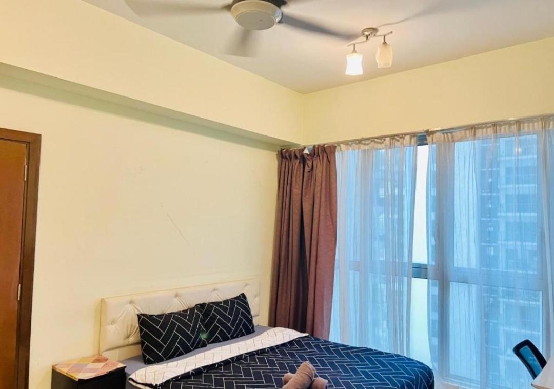 Spritz Empire Regalia & Apartemen