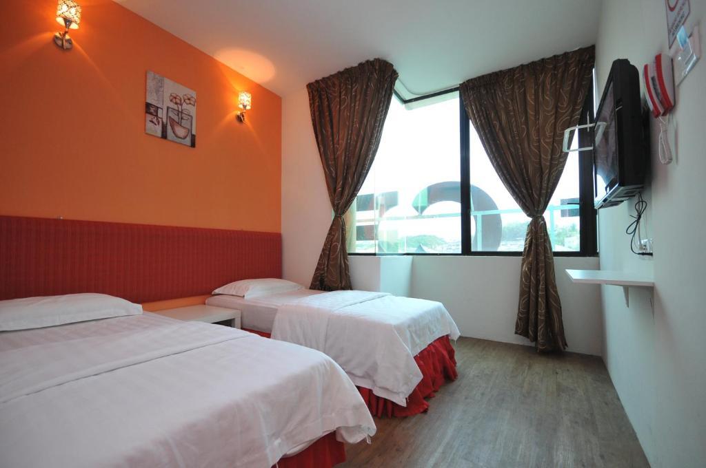 Khách sạn First Centro Hotel