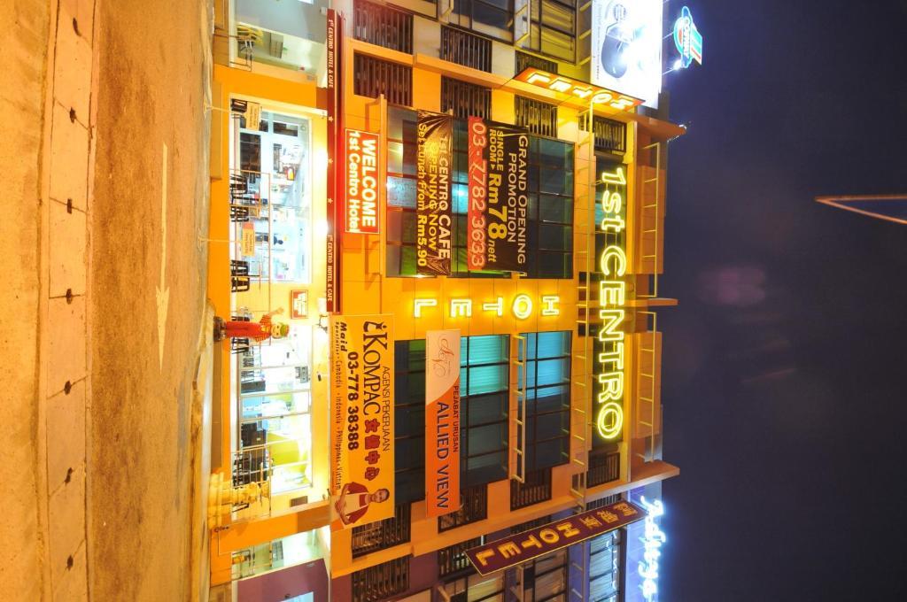 First Centro Hotel Khách sạn