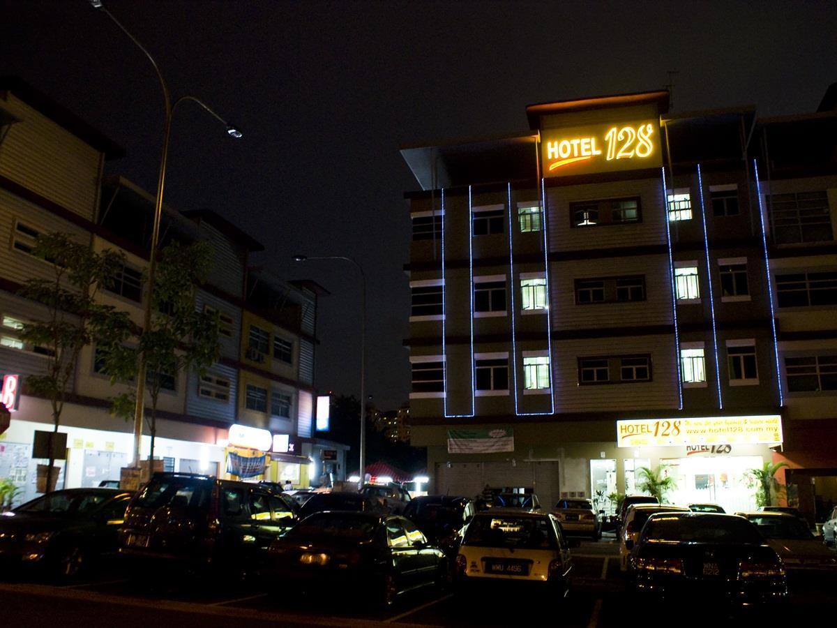 128 Hotel 2*
