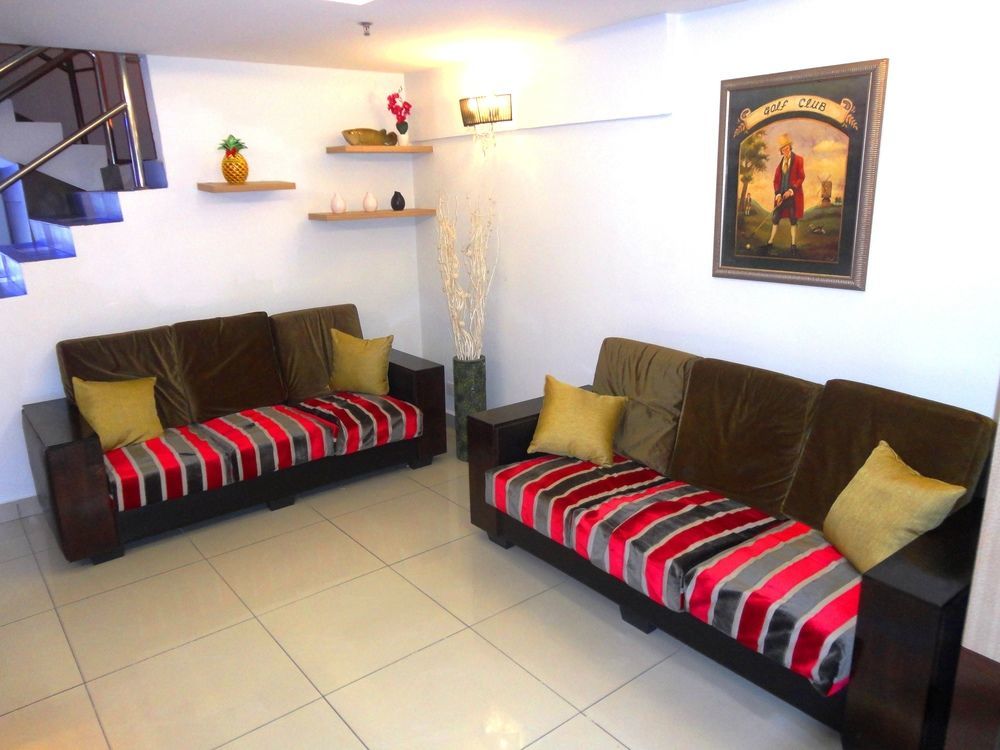 Hotel Oyo 182 Simms Grand 2*